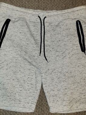Men's Brooklyn Heathered White Knit Shorts with Black Accents Size 3xl